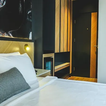 Hotel Nox Plus Hotel 2*