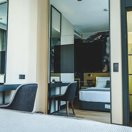 Nox Plus Hotel