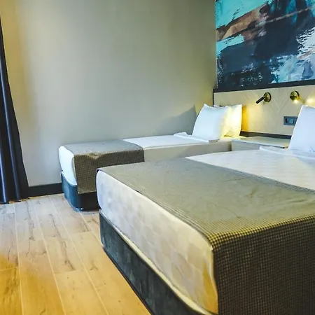 Nox Plus Hotel 酒店 2*